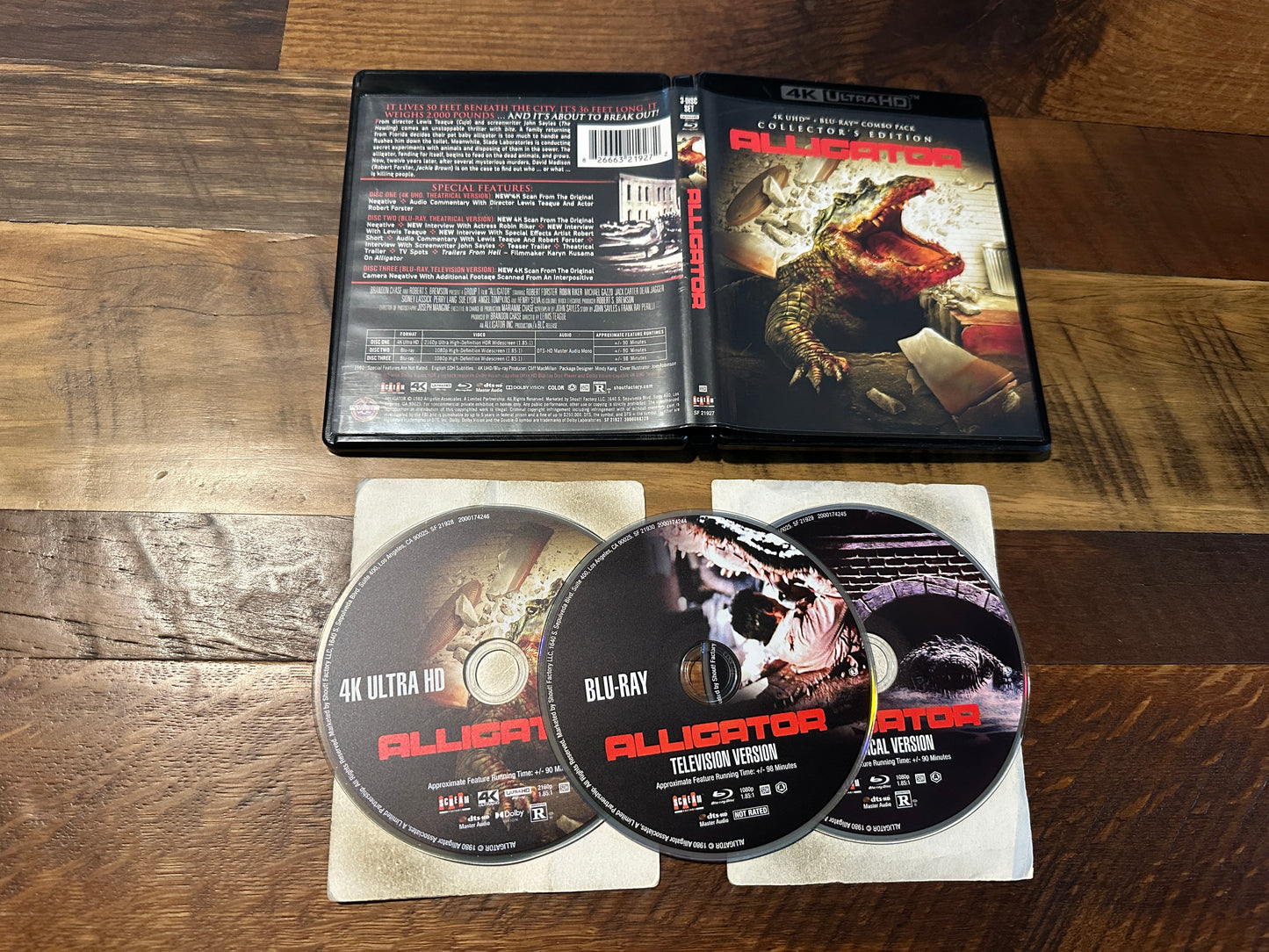 Alligator (4K Ultra HD/Blu ray, Scream Factory, 3 Disc, Collector’s Ed)