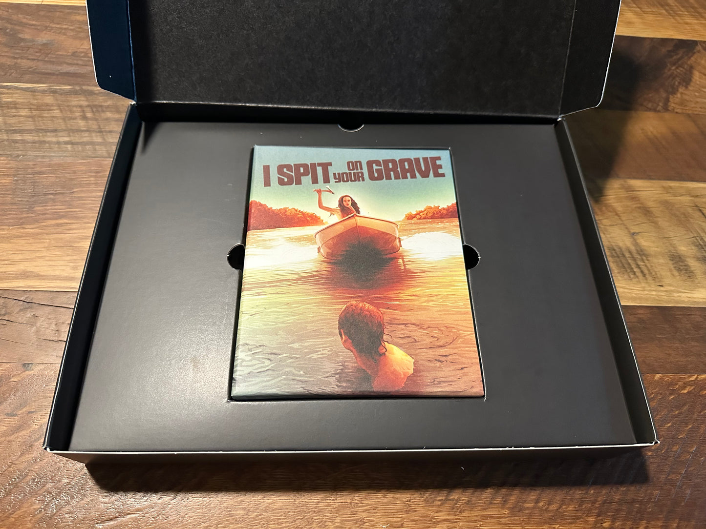 I Spit On Your Grave Blu ray-Deluxe 3 Disc Set-Ronin Flix-Poster-NEW