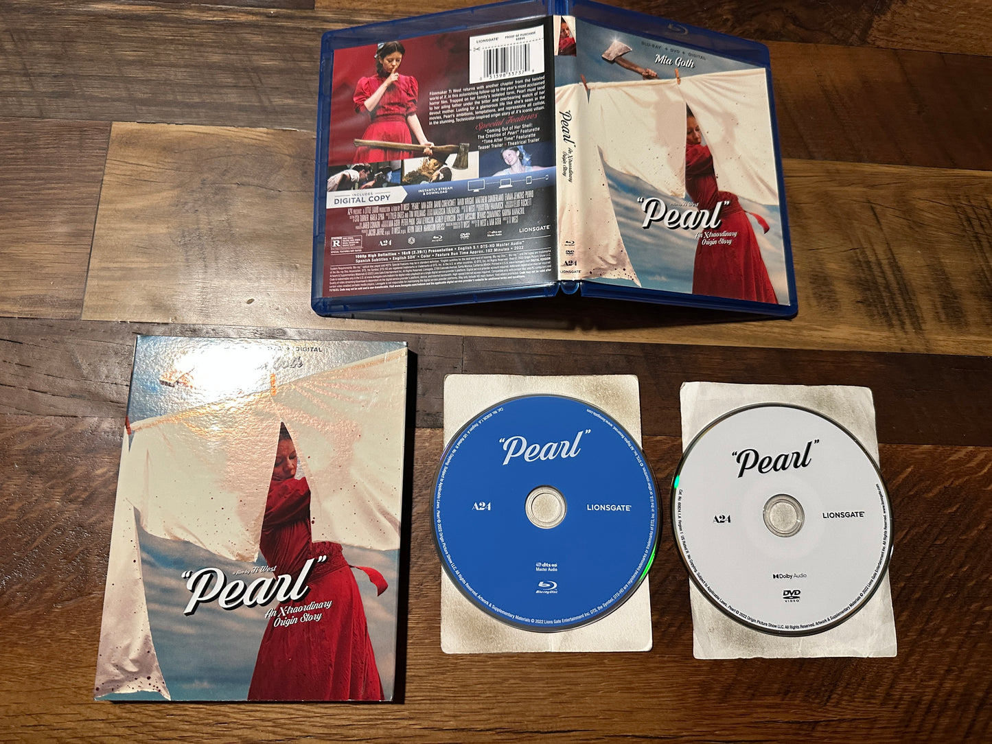 Pearl (Blu ray, Lionsgate, Wal Mart Slipcover, Mia Goth Horror, No Digital)