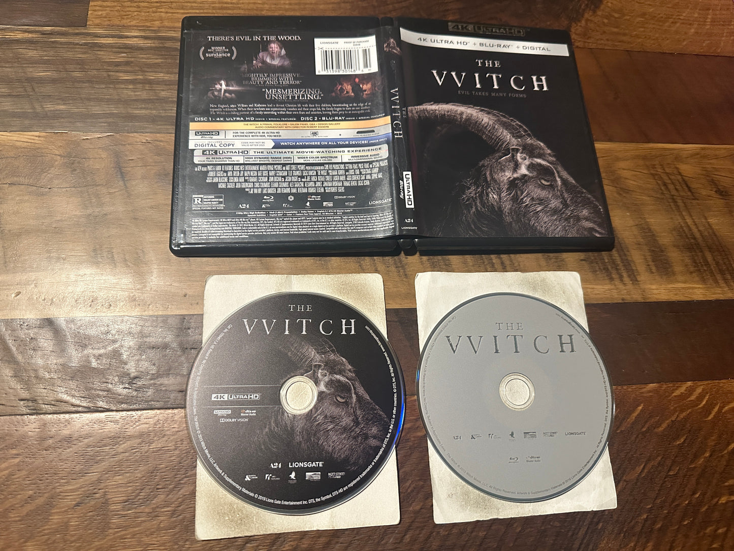 The Witch (4K Ultra HD/Blu ray, A24, Lionsgate, 2 Disc-, No Digital)