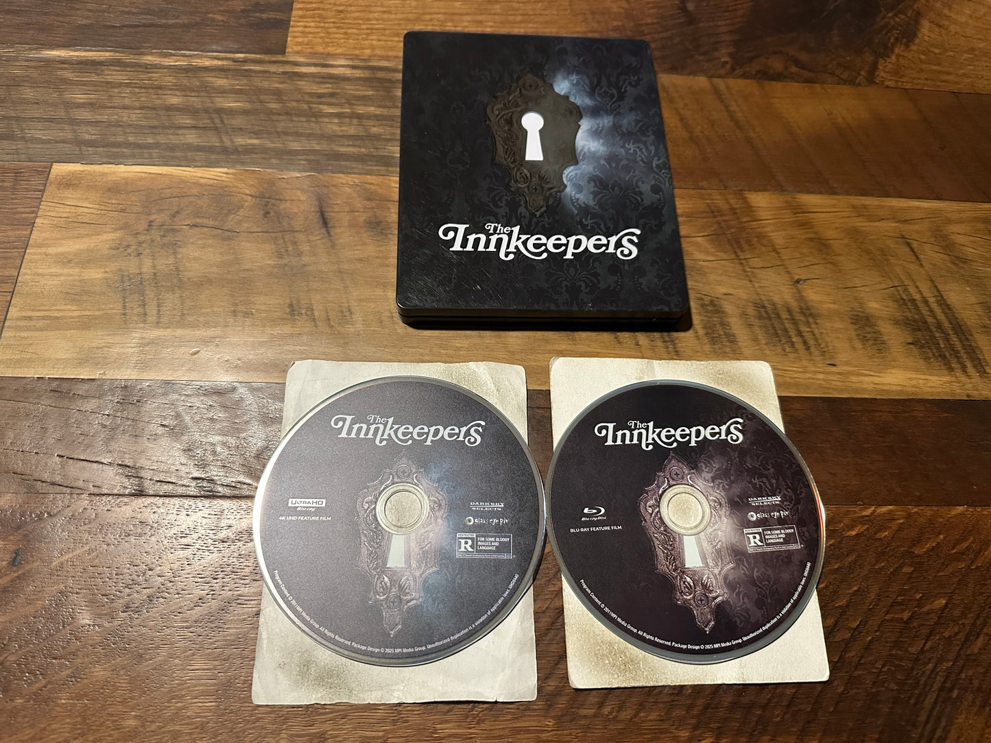 The Innkeepers (4K Ultra HD/Blu ray, Steelbook, 2 Disc, No Digital)