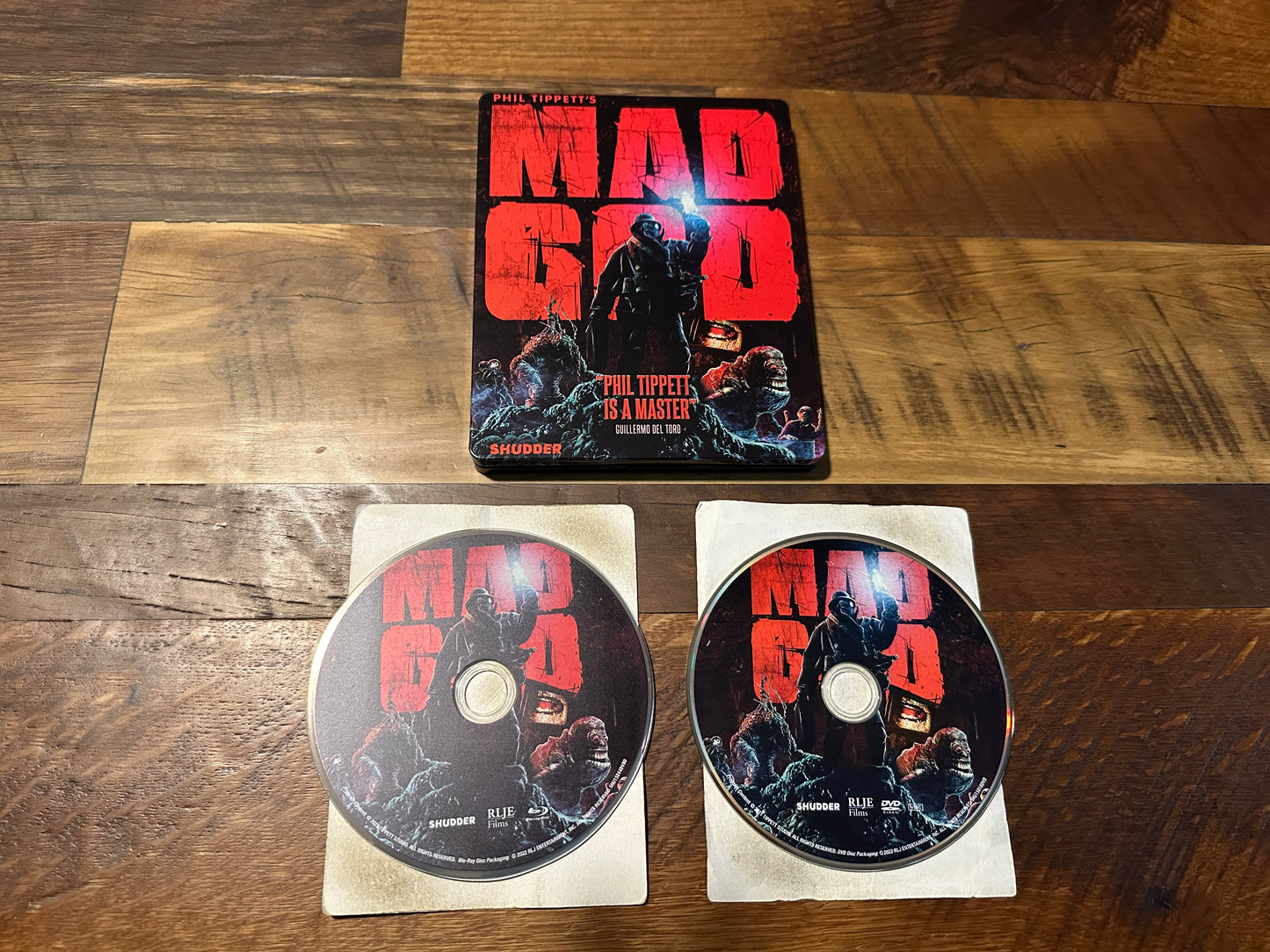 Mad God (Blu ray/DVD, RLJE Films, Steelbook, Shutter, 2 Disc, No Digital)