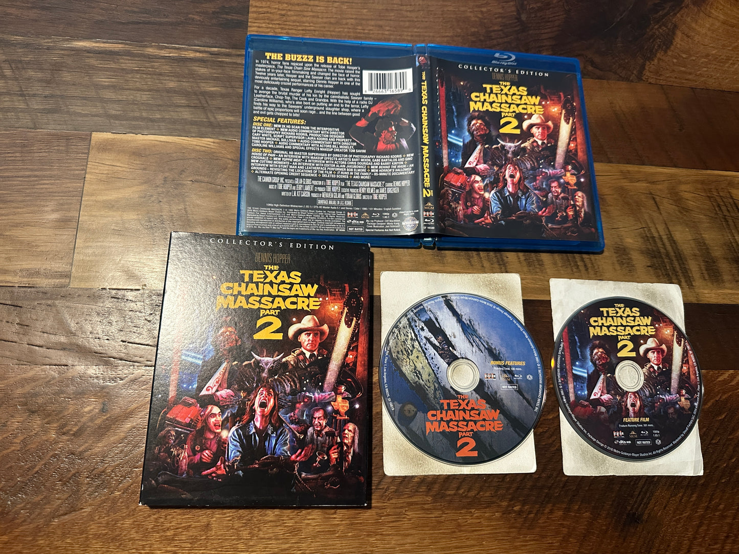 The Texas Chainsaw Massacre 2 (Blu ray, Scream Factory, Slipcover, Collectors, Ed)