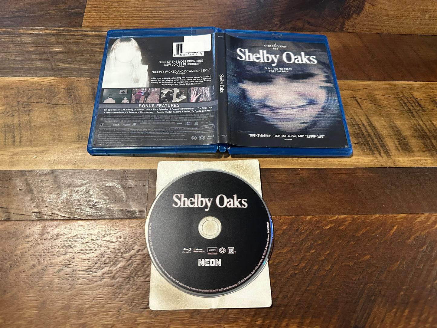 Shelby Oaks (Blu ray, Neon, 2024 Modern Horror, Widescreen)