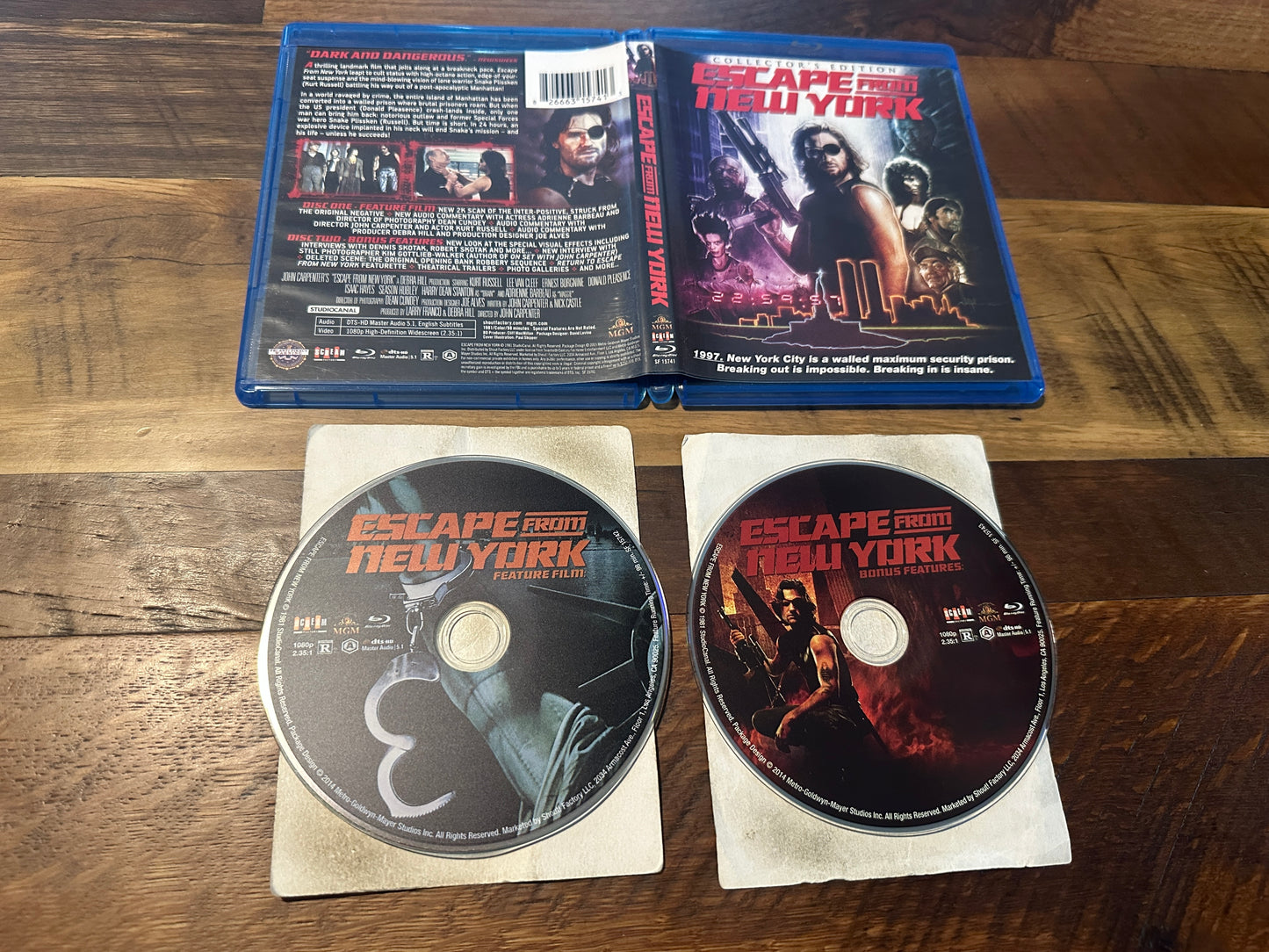 Escape From New York Blu ray-Scream Factory-Collector’s Ed-2 Disc-