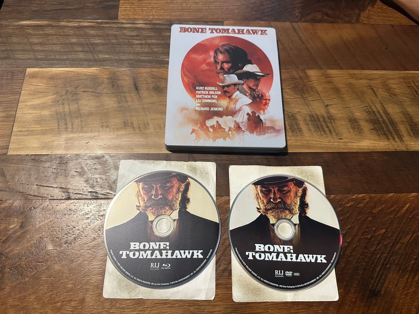 Bone Tomahawk (Blu ray/DVD, Steelbook, RLJE Films, 2 Disc, No Digital)