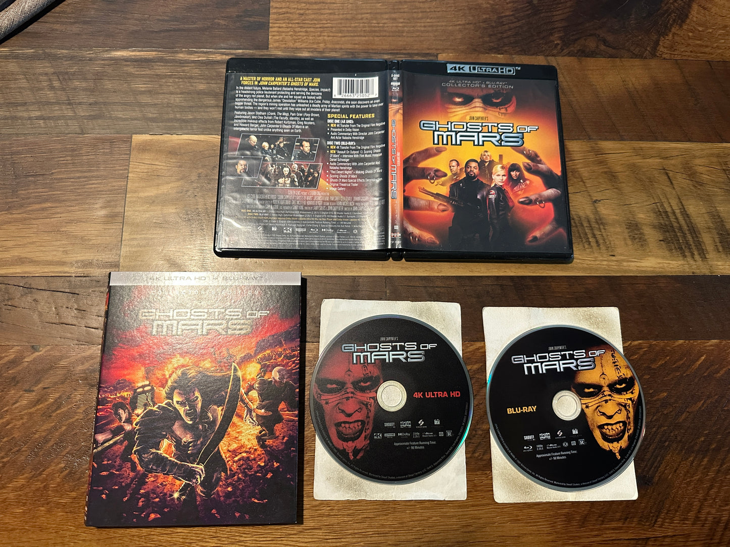 Ghosts of Mars (4k Ultra HD/Blu ray, Scream Factory, Alternative Slipcover)