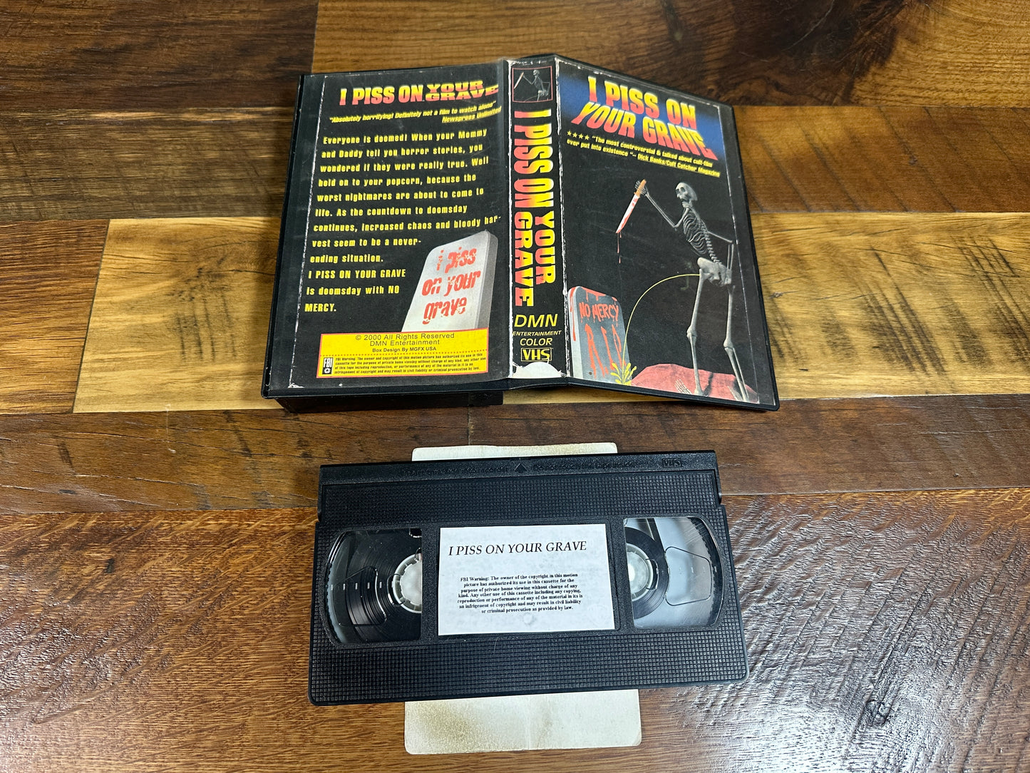 I Piss on Your Grave (VHS, 2000 Obscure Horror, Classic)