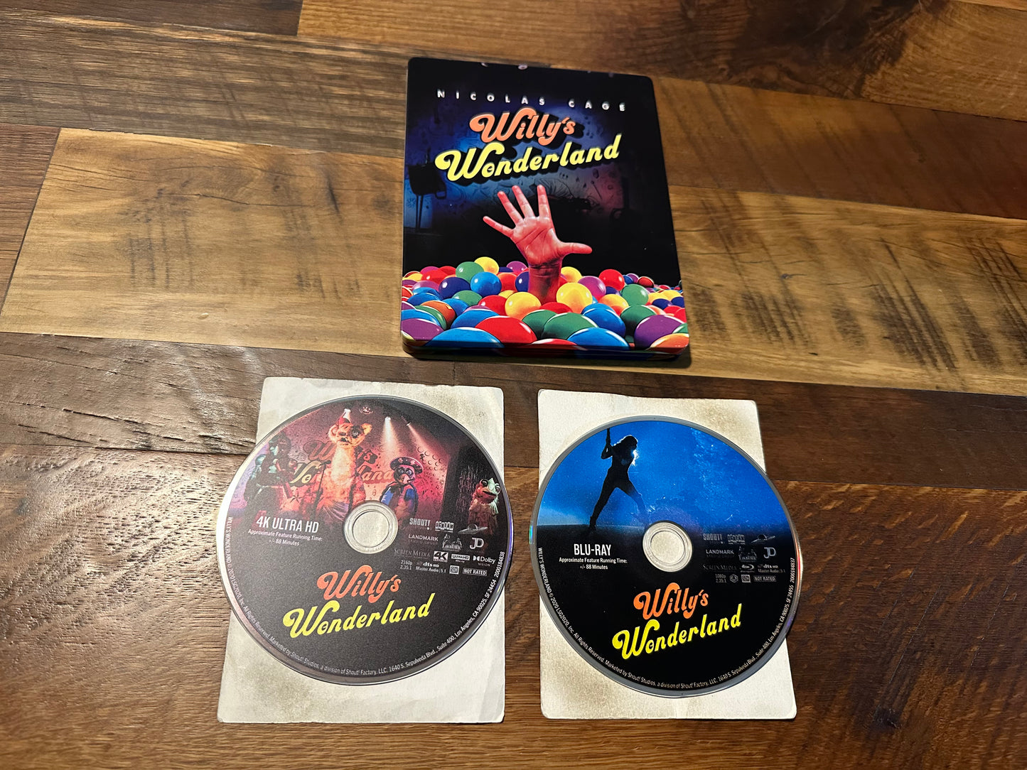 Willy’s Wonderland 4K Ultra HD/Blu ray-Steelbook-Scream Factory-