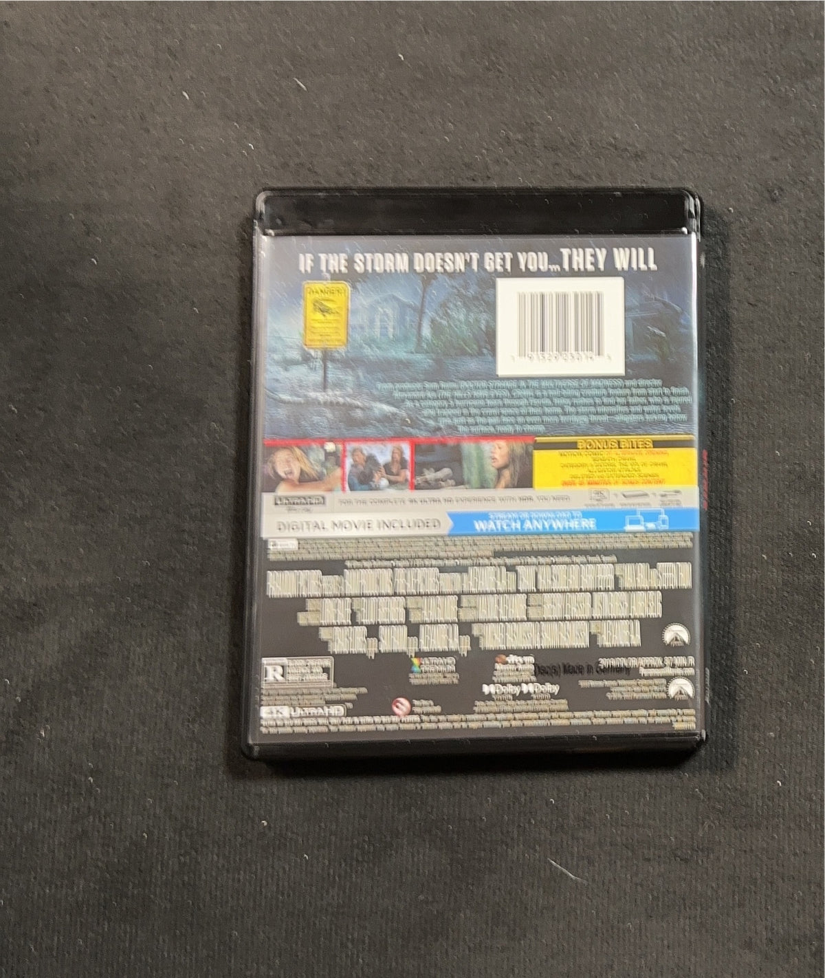 Crawl (4K Ultra HD, Paramount, Slipcover, Crocodile Horror, Widescreen)