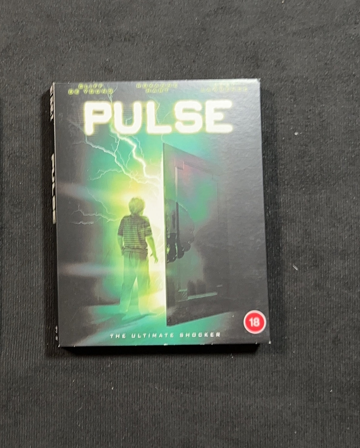 Pulse (Blu-ray, Euereka Ent, Slipcover, Booklet, 80's Horror Classic)