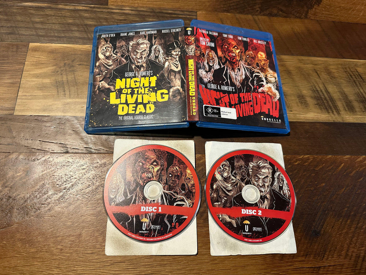 Night of the Living Dead Blu ray-Umbrella Ent-Limited Ed-Region B-2 Disc