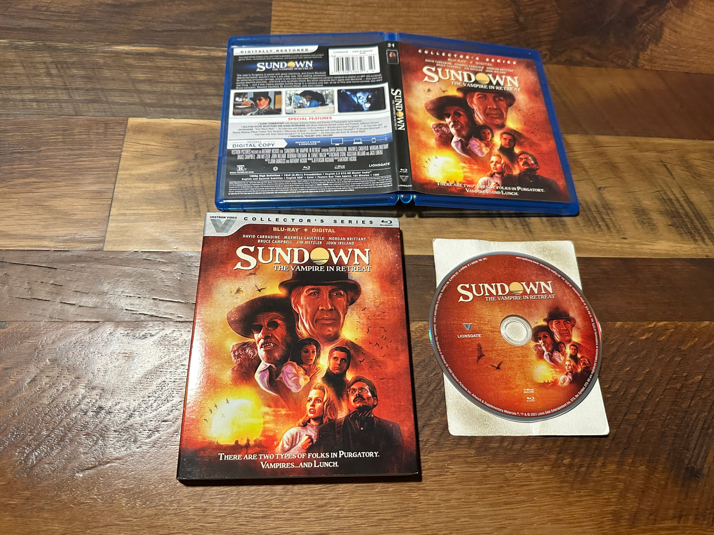 Sundown The Vampire In Retreat (Blu ray, Vestron Video, Slipcover, No Digital)