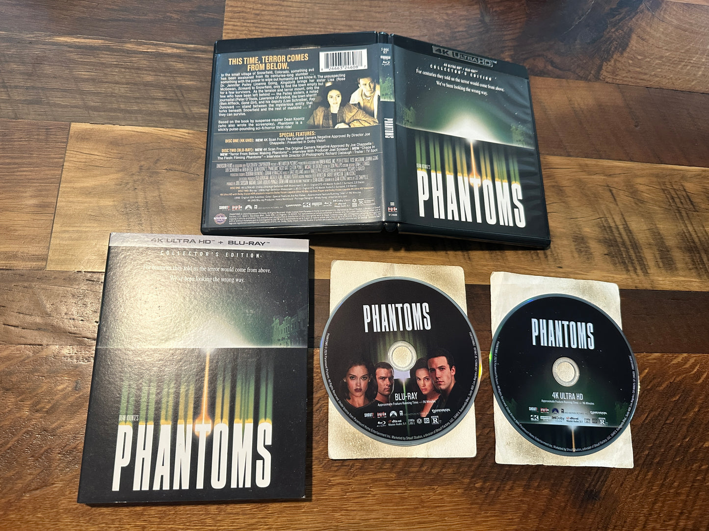 Phantoms (4K Ultra HD/Blu ray, Scream Factory, Slipcover, Collector’s Ed)