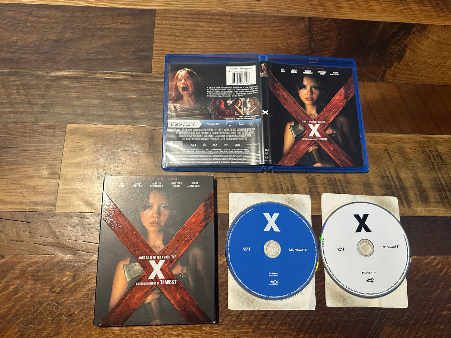 X (Blu ray, A24, Mia Goth Horror Classic, Widescreen, Slipcover)