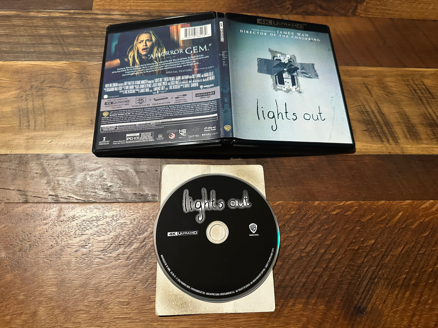 Lights Out (4K Ultra HD, Warner Bros, 2016 Classic Horror, Widescreen)