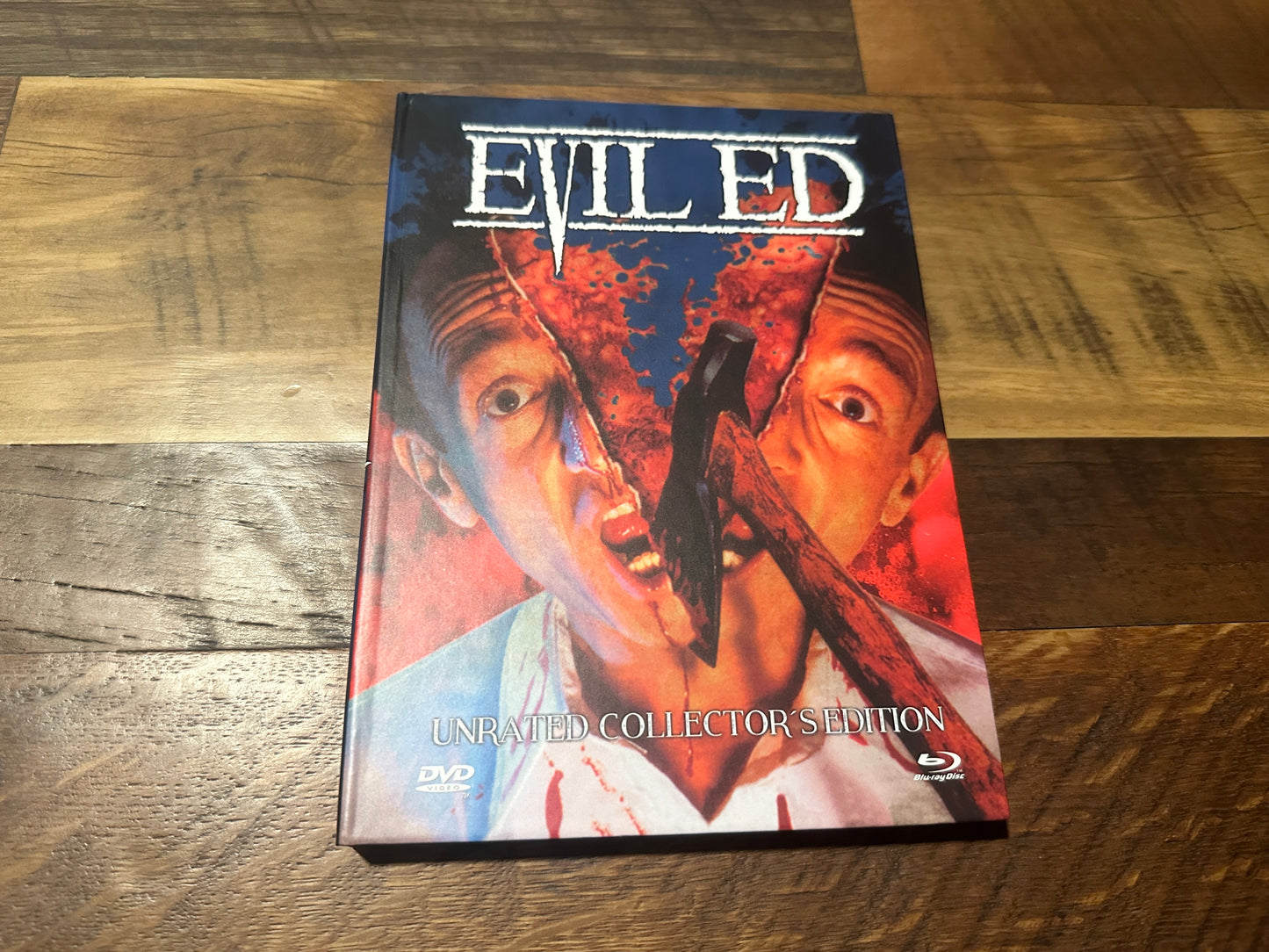 Evil Ed (Blu ray/DVD, Digital DNA New Age, Mediabook, Region B, Collector’s Ed)