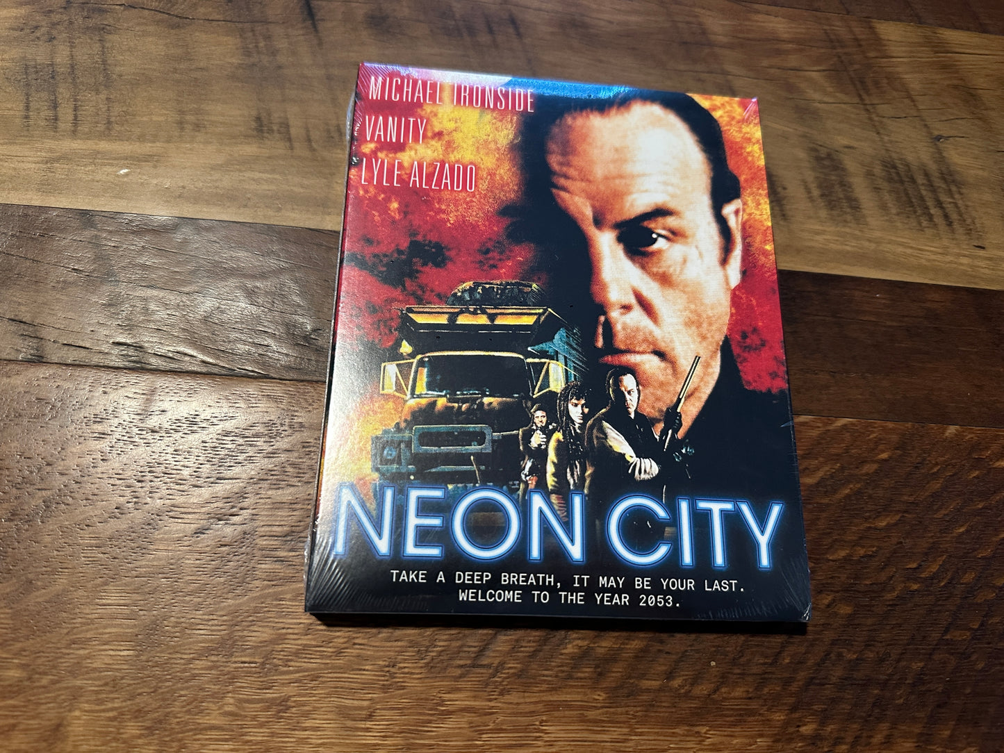 Neon City (Blu ray, Kino Lorber, Slipcover, 90’s Classic, Widescreen, NEW)