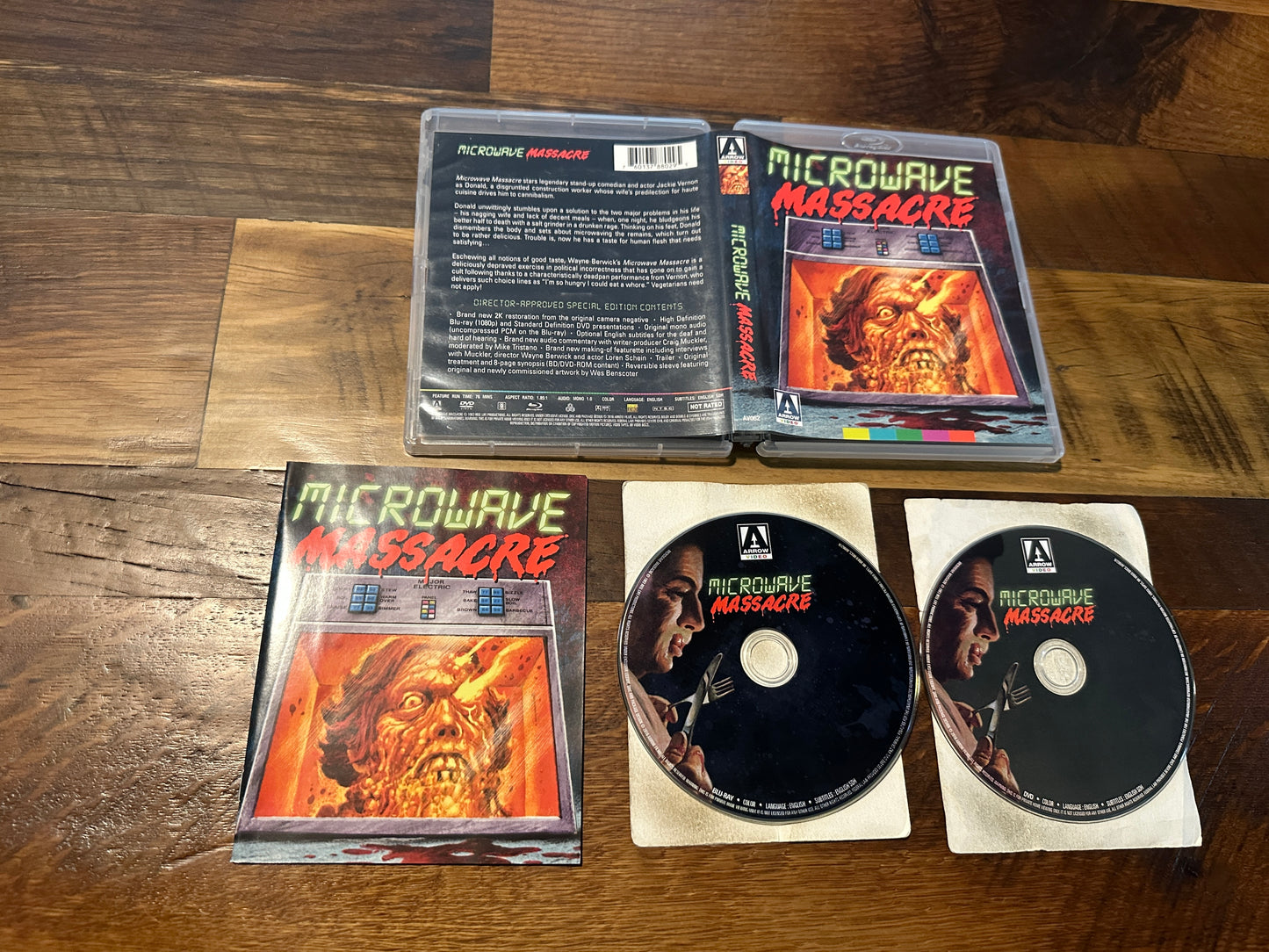 Microwave Massacre )Blu ray/DVD, Arrow Video, Booklet, US Release)