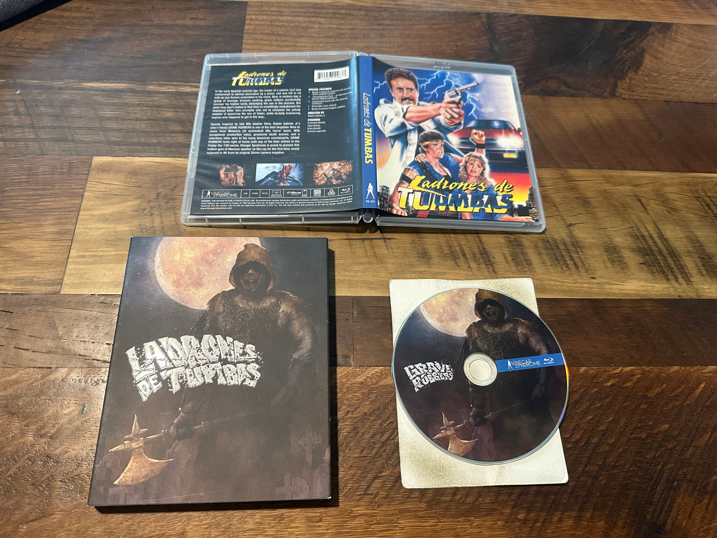 Grave Robbers 1989 (Blu ray, Vinegar Syndrome, 80's Horror Classic, Slipcover)