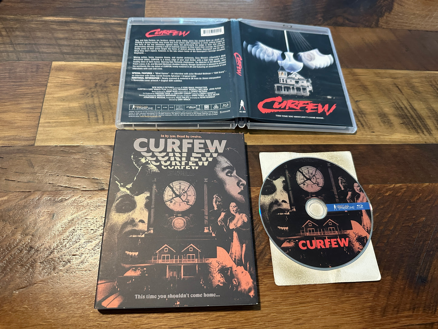 Curfew (Blu ray, Vinegar Syndrome, Slipcover, 80's Classic Horror)