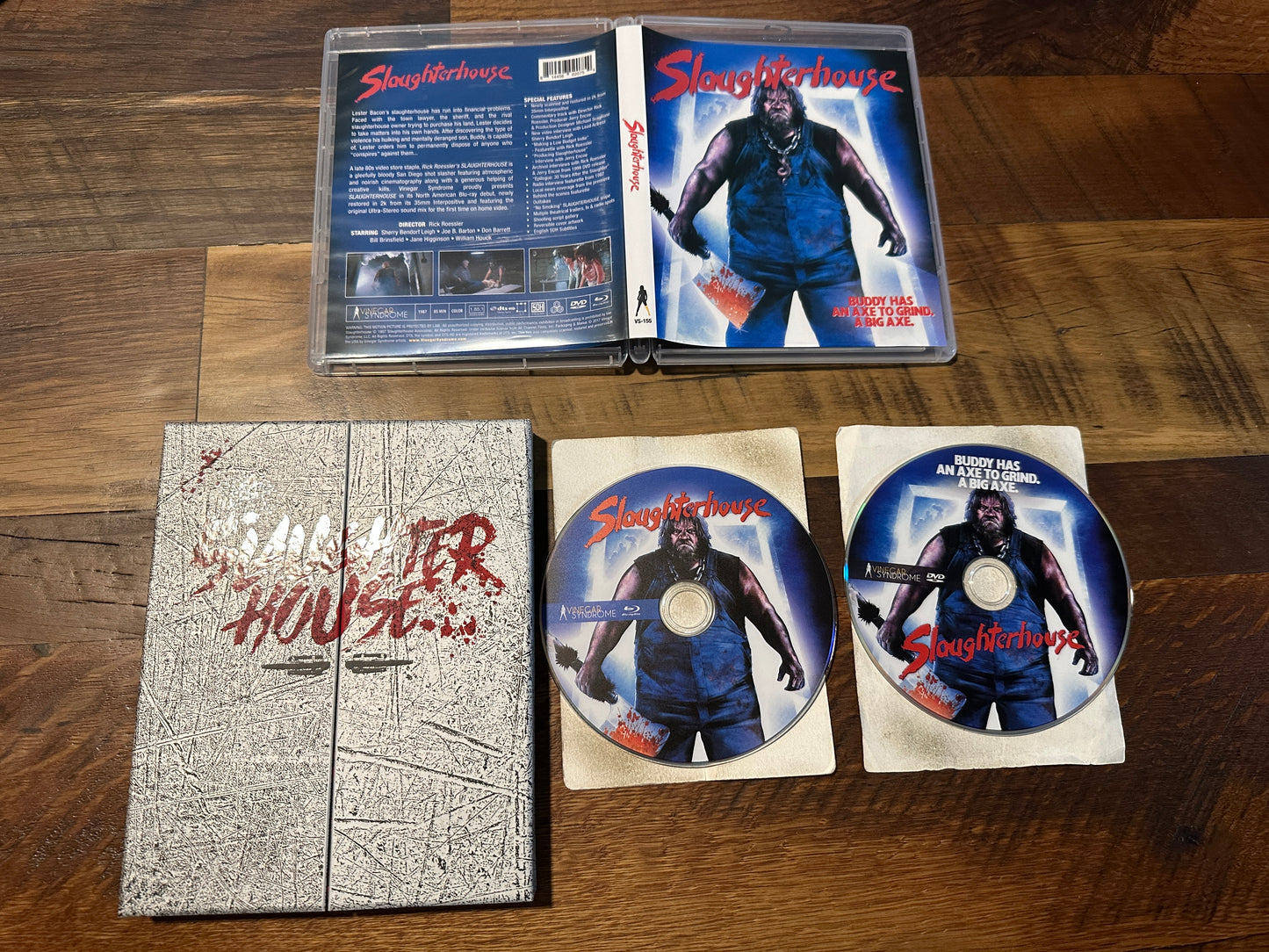 Slaughterhouse (Blu ray/DVD, Vinegar Syndrome, 2 Disc, Hard Slipcover)