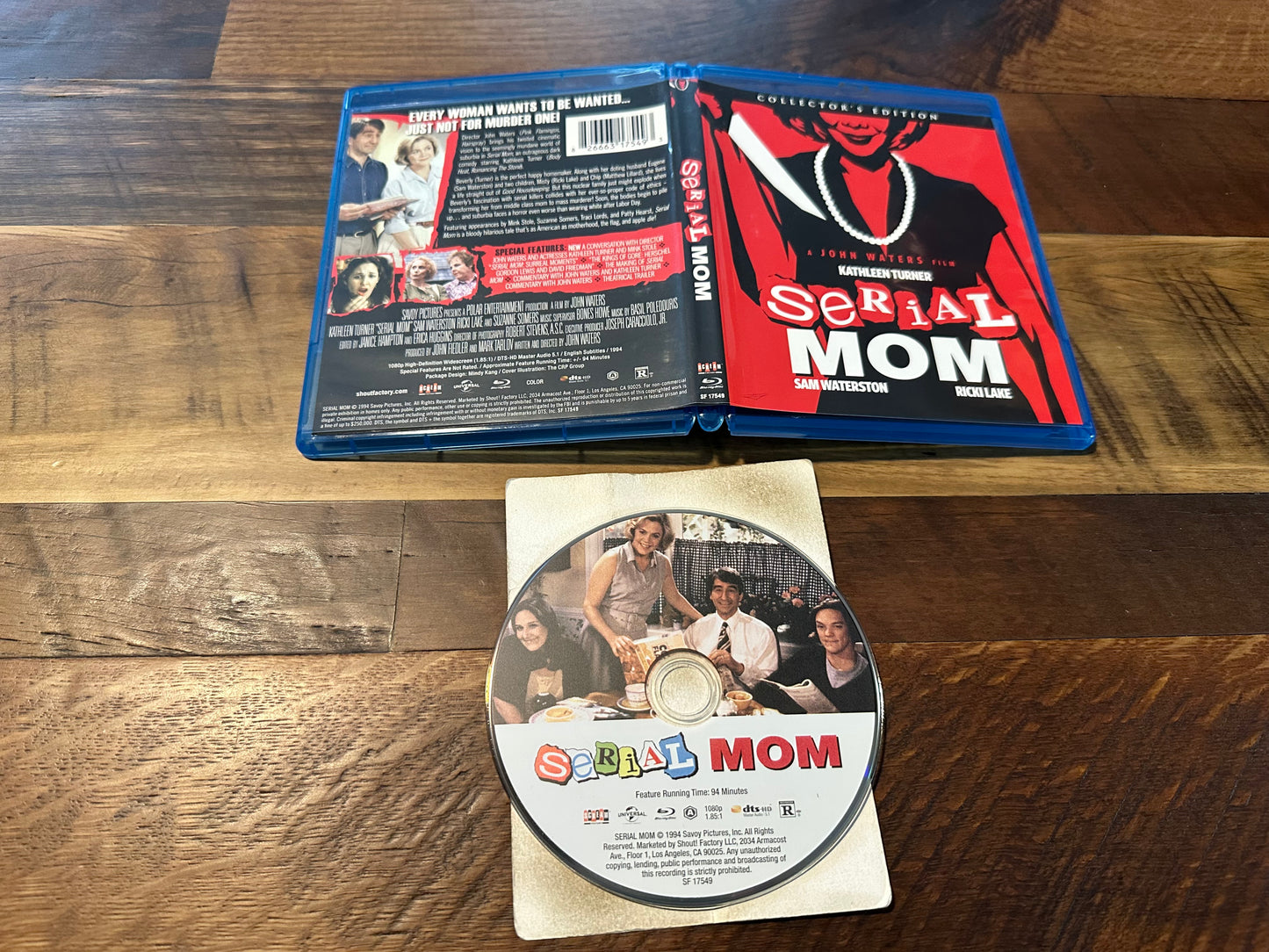 Serial Mom Blu ray-Scream Factory-Collector’s Edition-John Waters