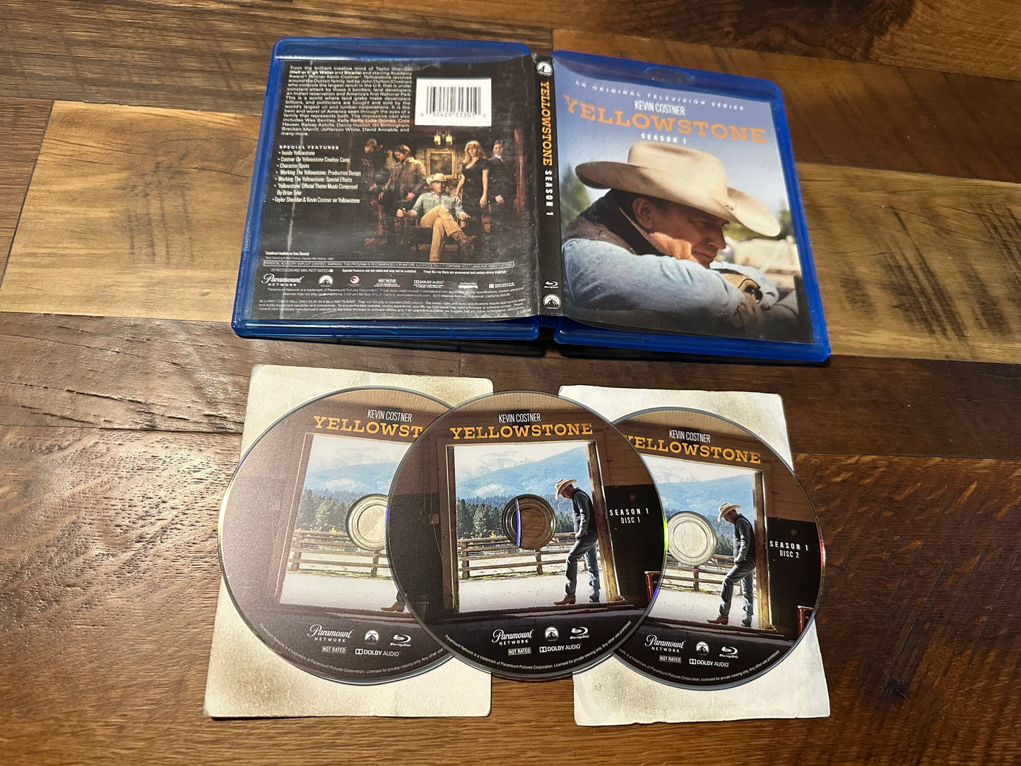 Yellowstone Season 1 Blu ray-Paramount-Kevin Costner-3 Disc-