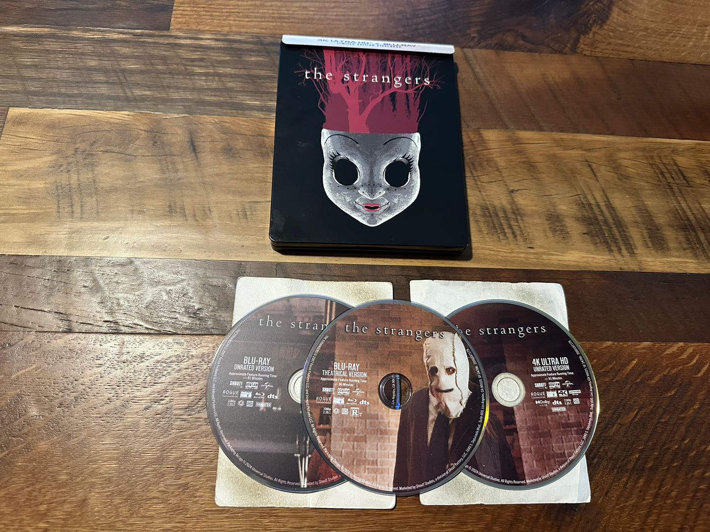 The Strangers (4K Ultra HD/Blu ray, Scream Factory, Steelbook, Limited Ed)
