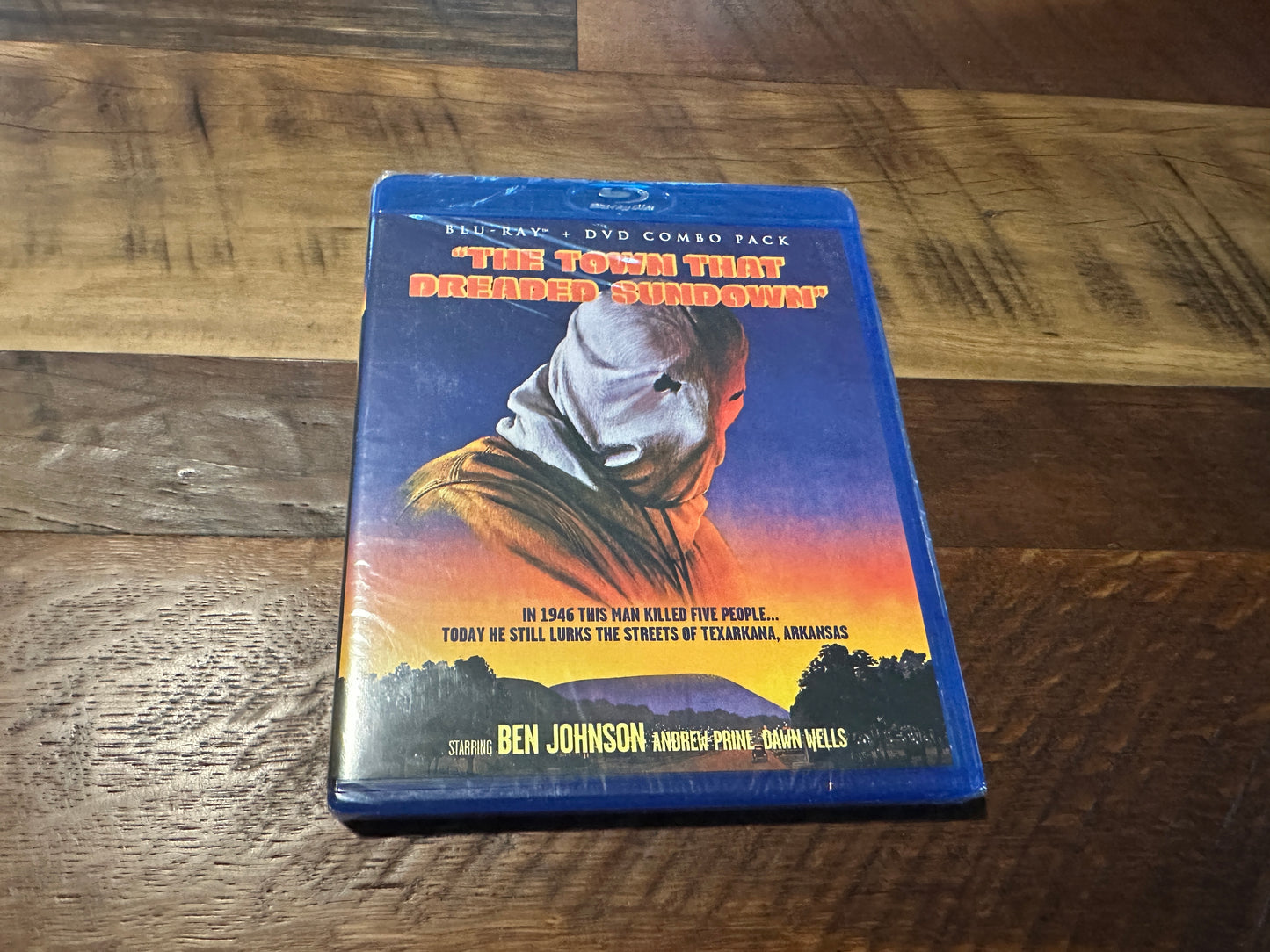 The Town That Dreaded Sundown (Blu ray/DVD, Scream Factory, 70’s Horror, NEW)