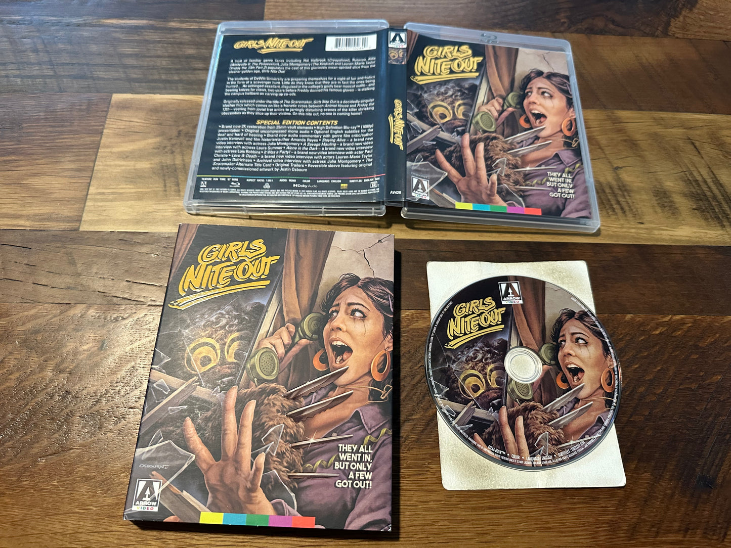 Girls Nite Out Blu ray-Arrow Video-Slipcover-Booklet-Classic Horror