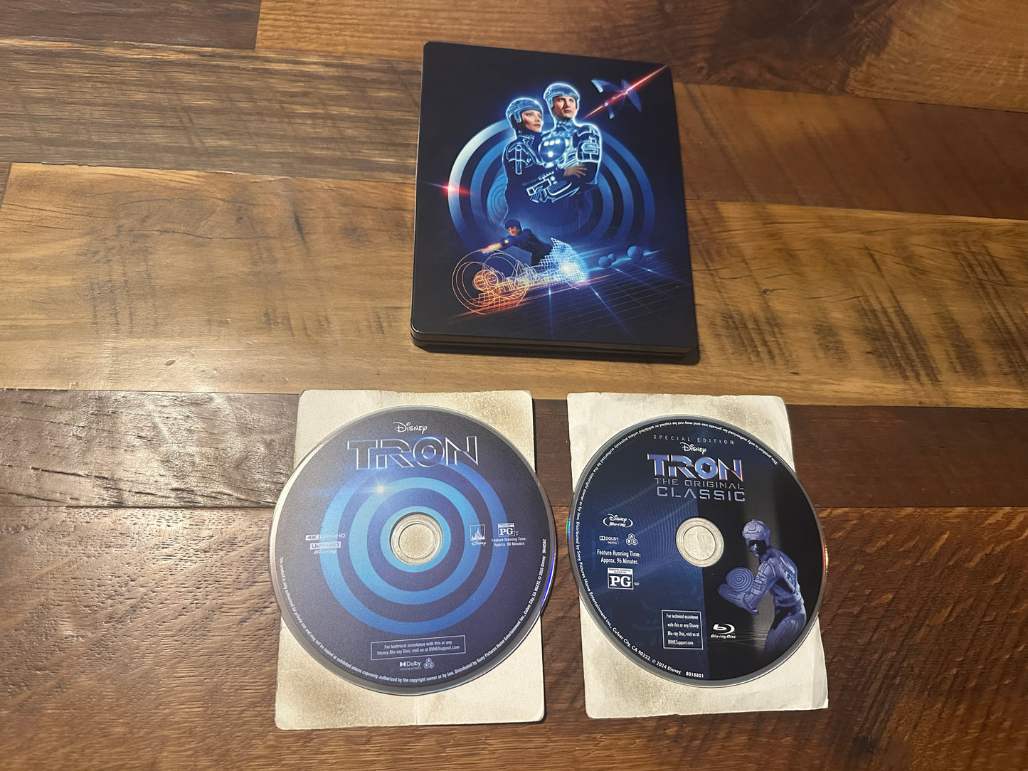 Disney Tron (4K Ultra HD/Blu ray, Classic, Steelbook, 2 Disc, No Digital)