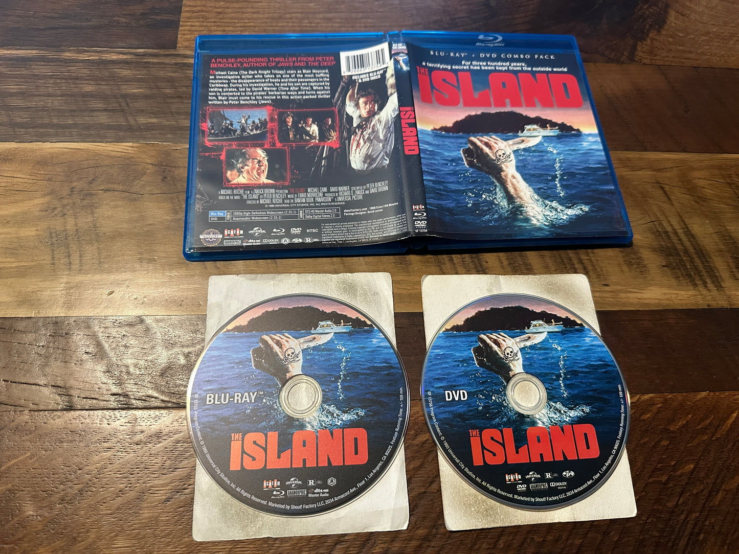 The Island Blu ray/DVD-Scream Factory-2 Disc-80’s Horror Classic