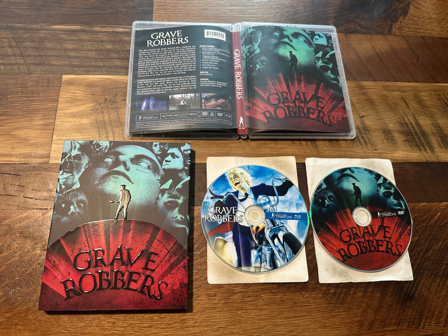 Grave Robbers 1988 (Blu ray/DVD, Vinegar Syndrome, 80's Horror, Slipcover)