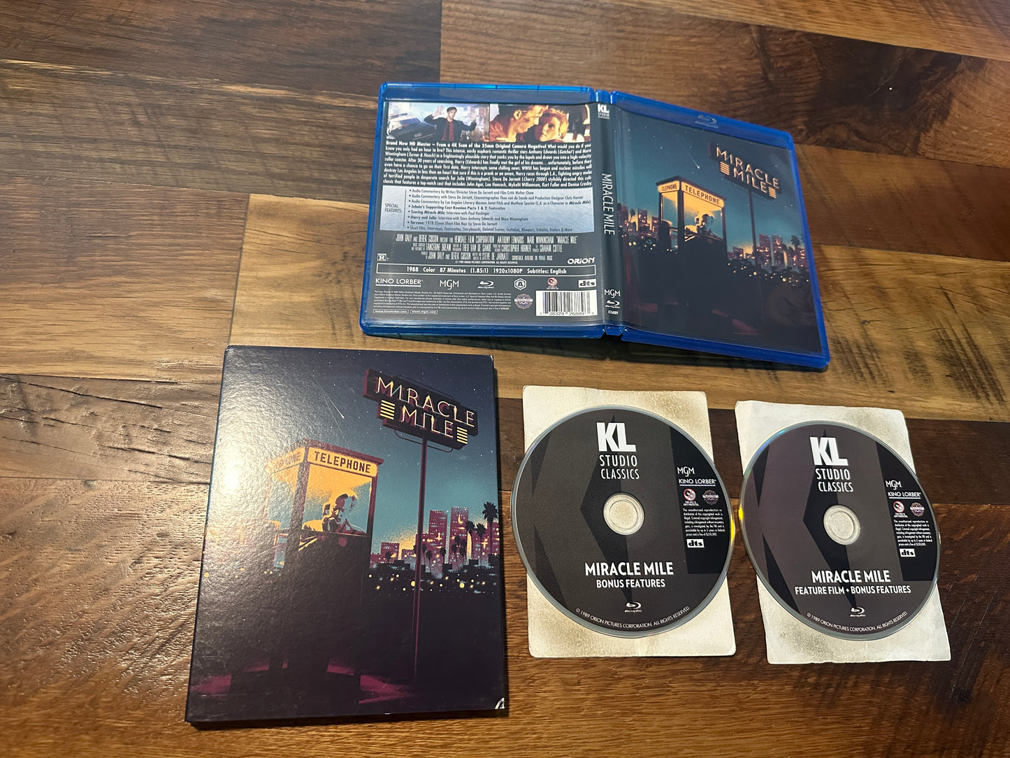 Miracle Mile (Blu ray, Kino Lorber, 80’s Horror, Widescreen, Slipcover)