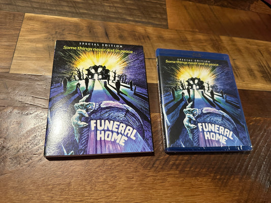 Funeral Home (Blu ray, Scream Factory, Slipcover, Special Ed, NEW)