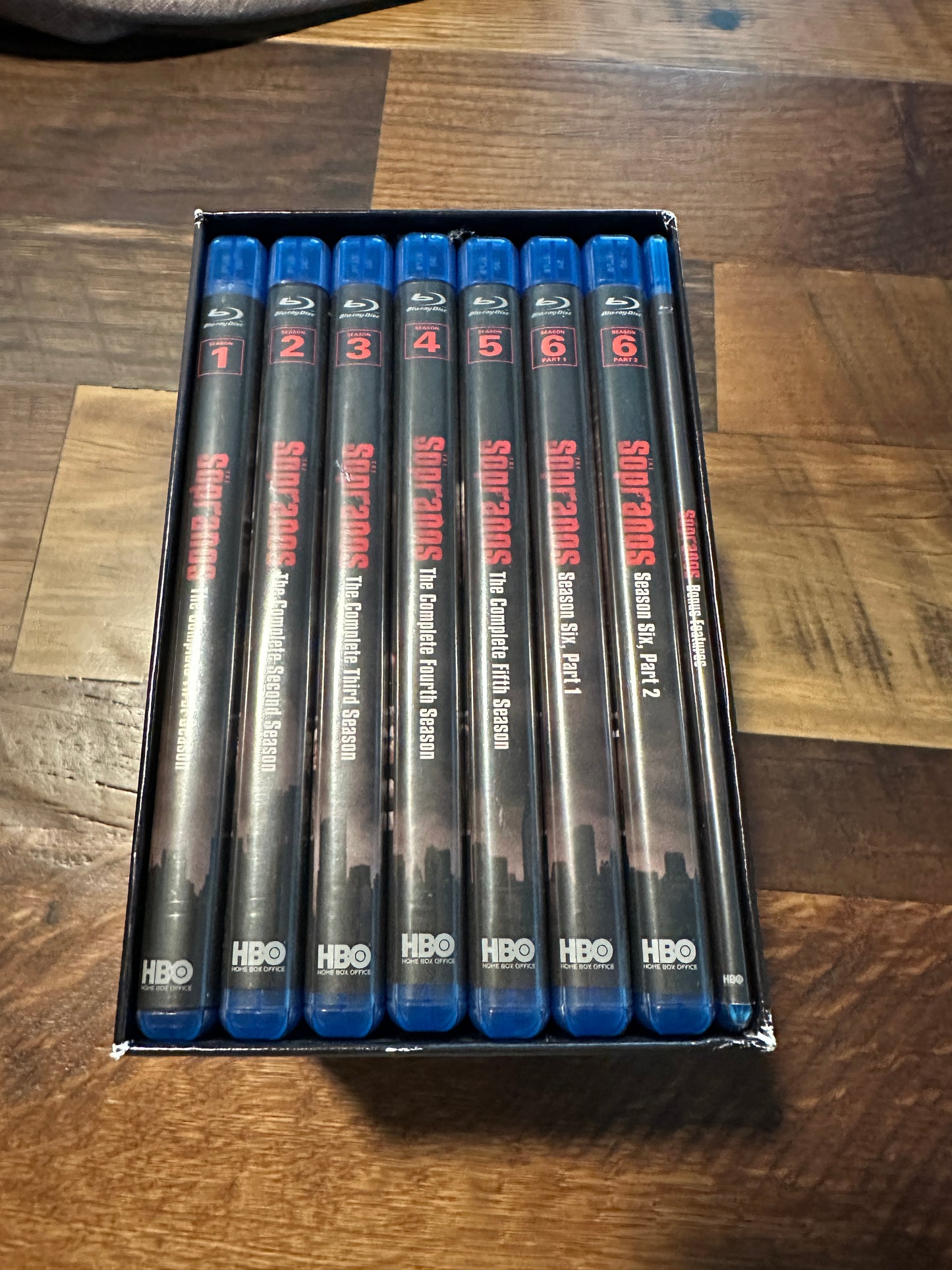 The Sopranos The Complete Series (Blu ray, 86 Episodes, 28 Disc)